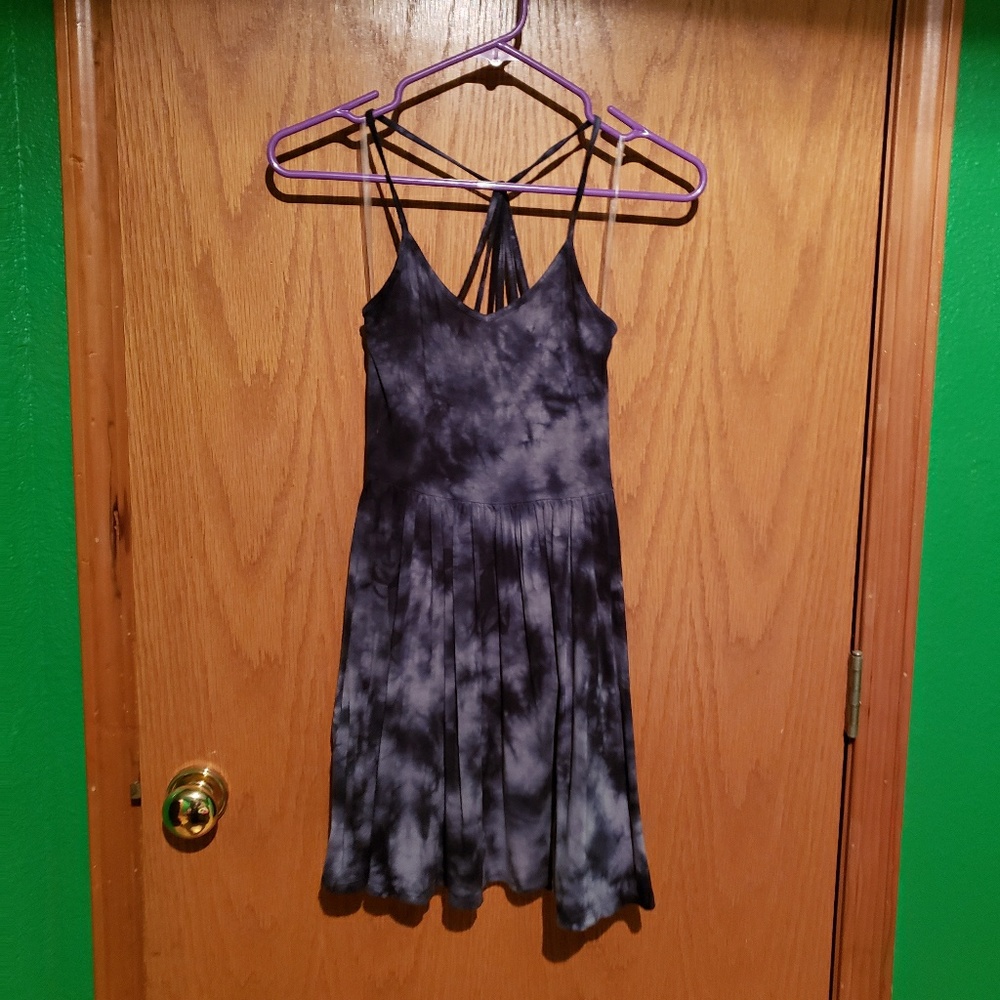 Black and gray tie dye flowy dress